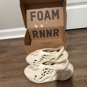 Cream Yeezy Foam Runners